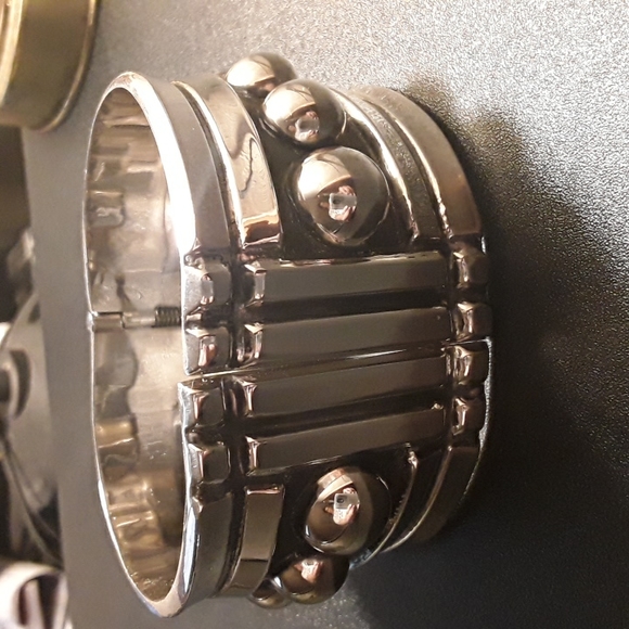 Seed & Sage Handmade Genuine Sterling Silver Chunky Beaded Hinge Bracelet - Picture 2 of 14